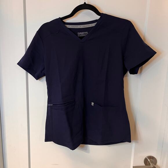 Fabletics Three-Pocket V-Neck Mode Scrub Top Size Small - Picture 3 of 8
